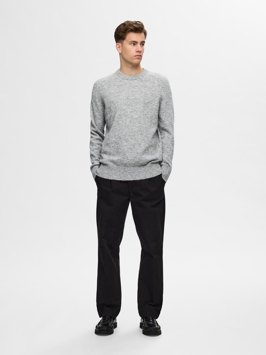 model_shot-front_full